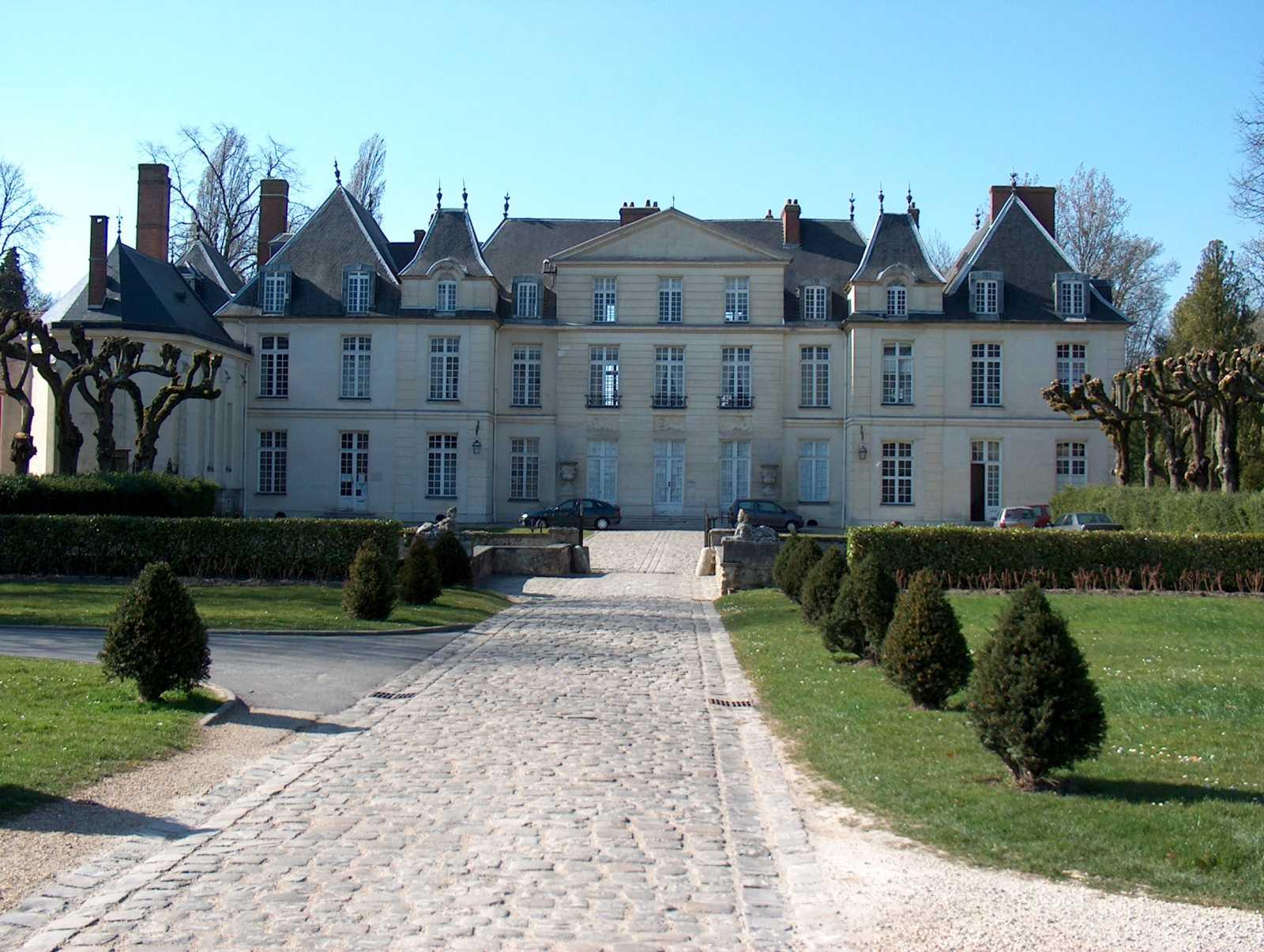 Panoramic view of Le Mesnil-Saint-Denis